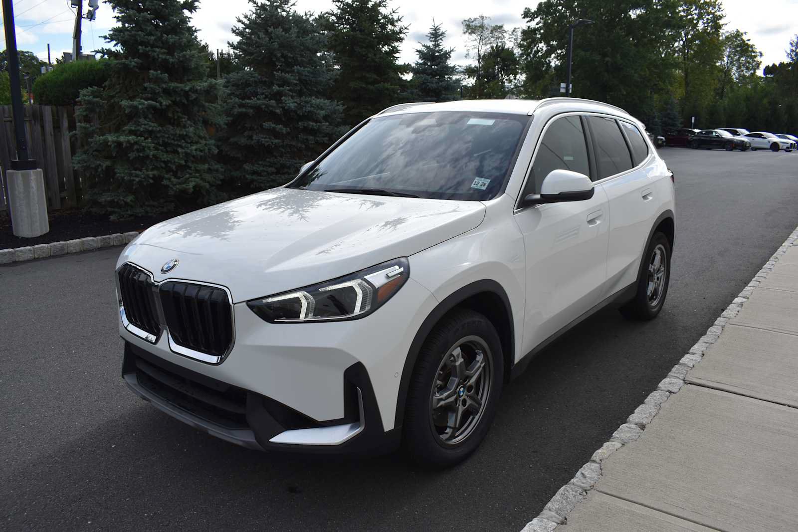 Used 2023 BMW X1 xDrive28i w/ Convenience Package AWD/4WD image 3