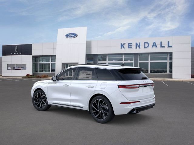 Used 2025 Lincoln Corsair Grand Touring w/ Equipment Group 301A AWD/4WD image 4