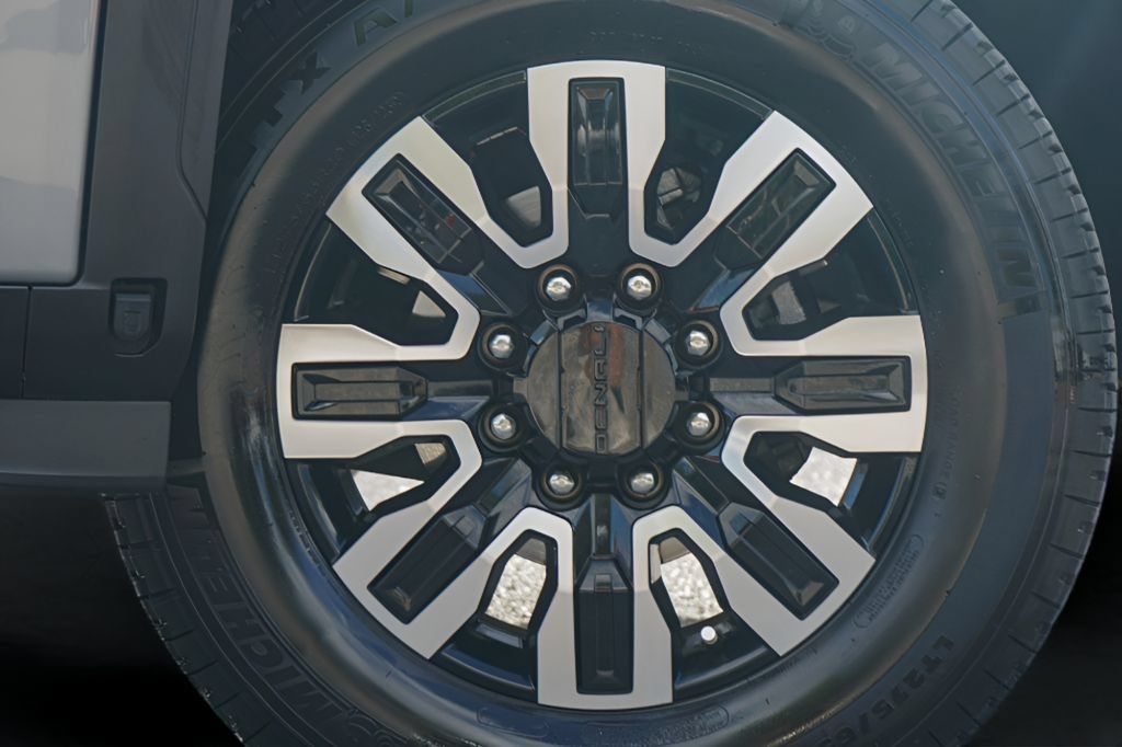 Used 2024 GMC Sierra 2500 Denali Ultimate w/ Max Trailering Package AWD/4WD image 2