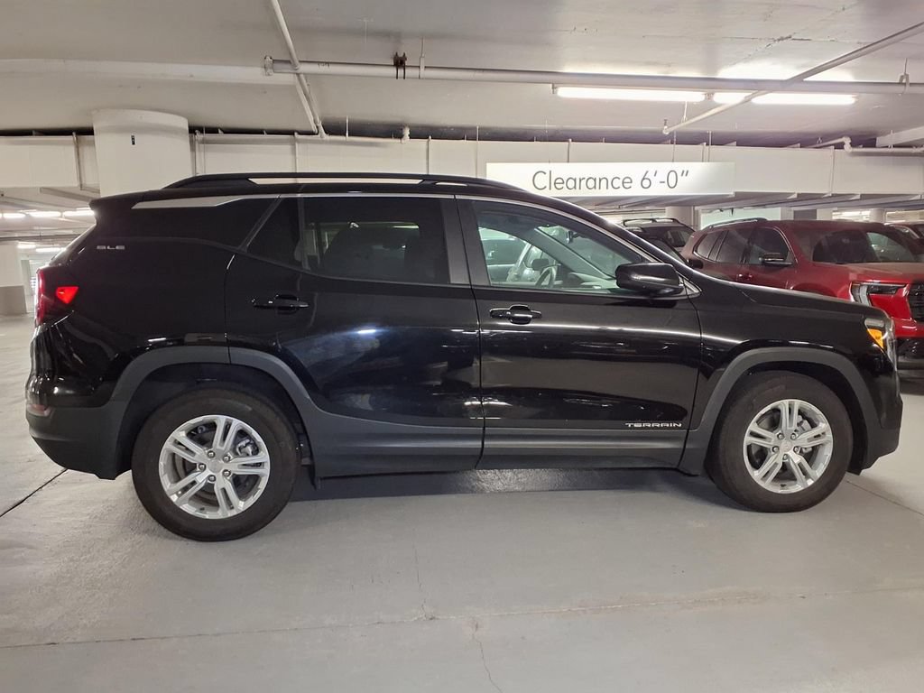 Used 2022 GMC Terrain SLE w/ Driver Convenience Package FWD image 21