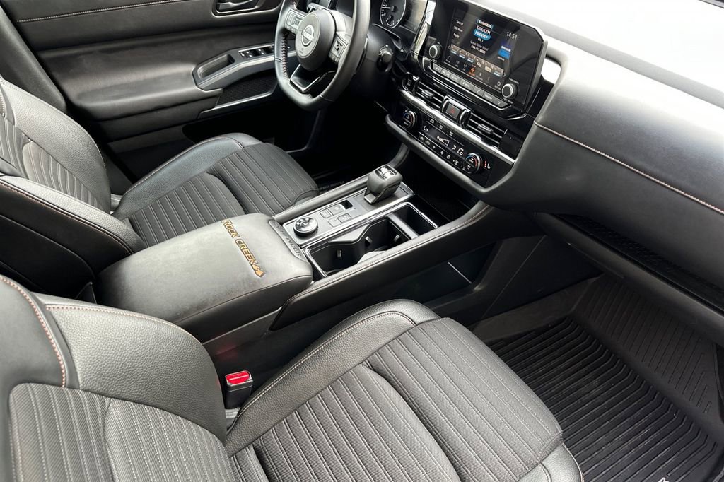 Used 2025 Nissan Pathfinder Rock Creek image 17