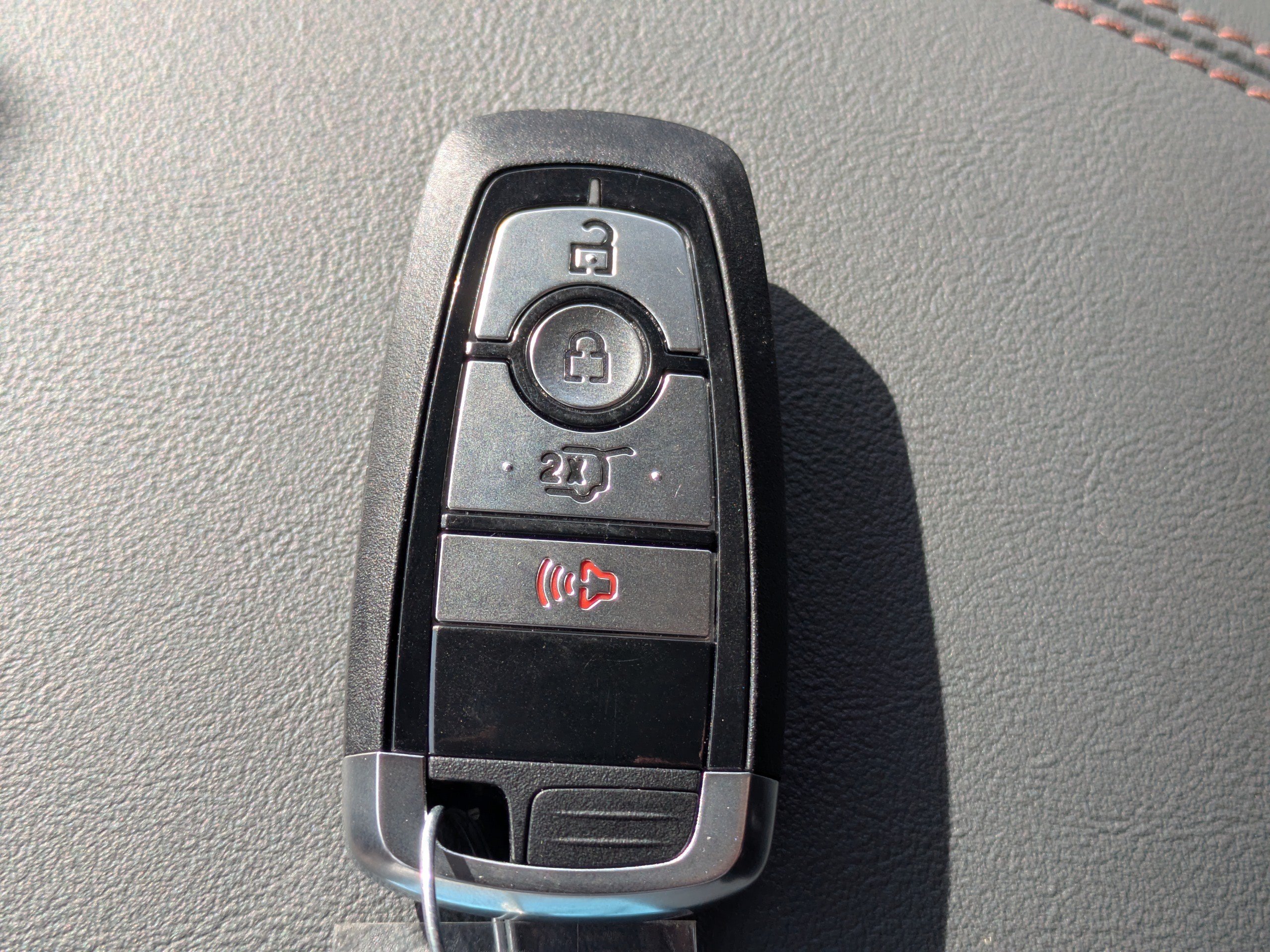 Used 2025 Ford Explorer Active RWD image 31