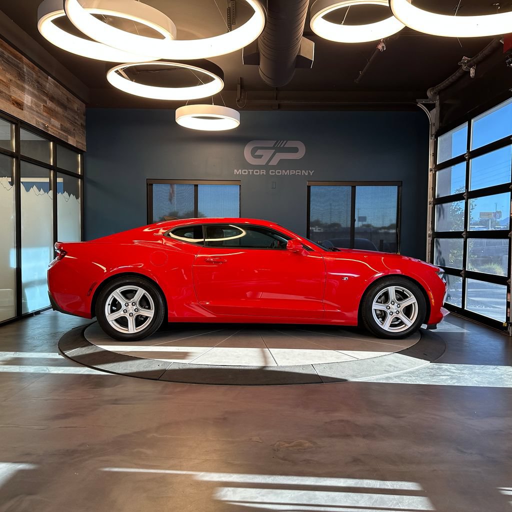Used 2017 Chevrolet Camaro LT RWD image 2