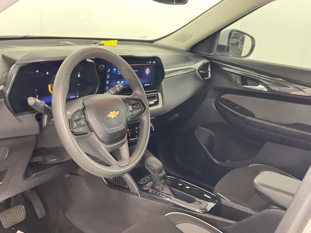 Used 2025 Chevrolet TrailBlazer LT FWD image 14