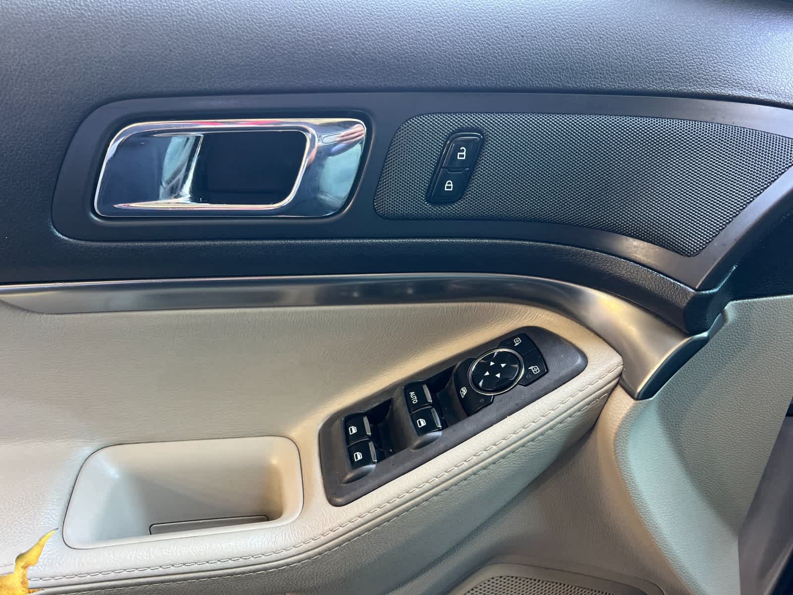 Used 2012 Ford Explorer FWD image 13