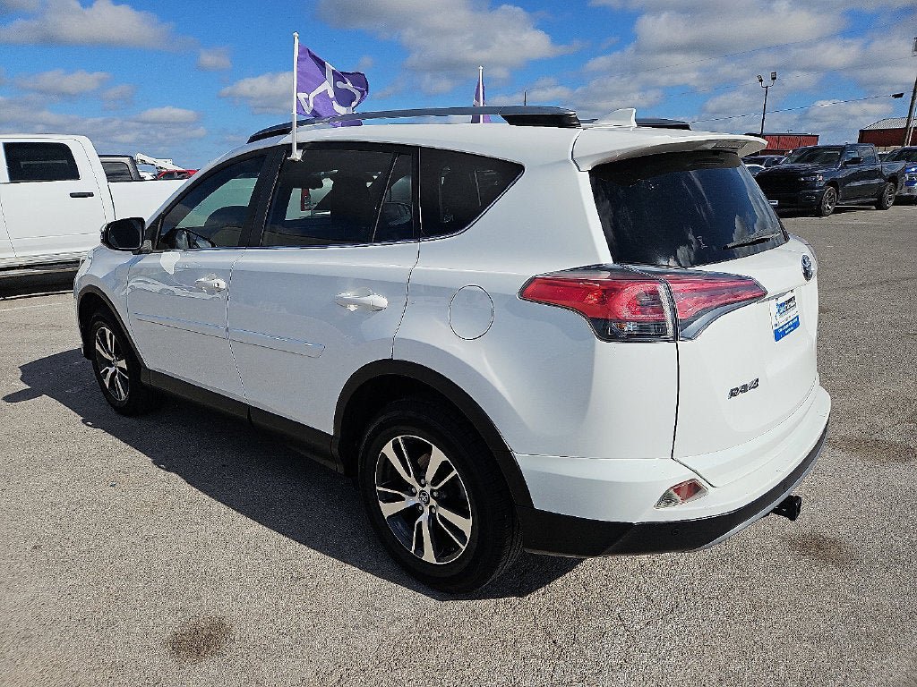 Used 2017 Toyota RAV4 XLE FWD image 4