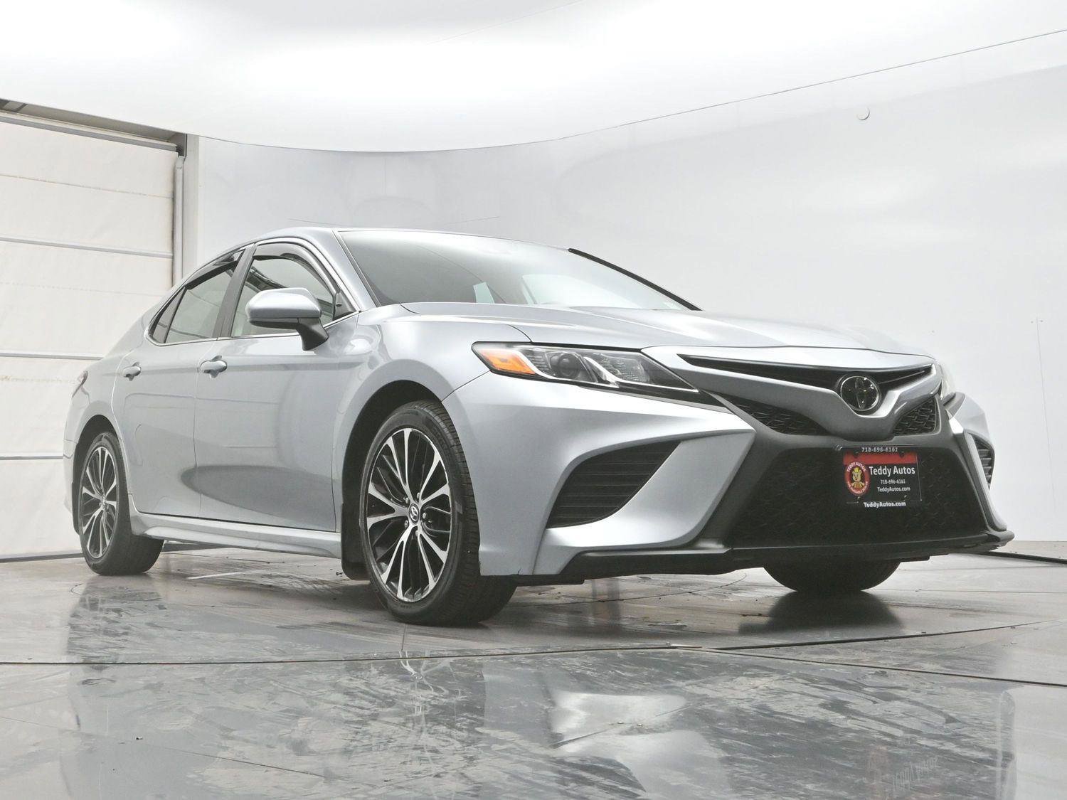 Used 2020 Toyota Camry SE FWD image 27