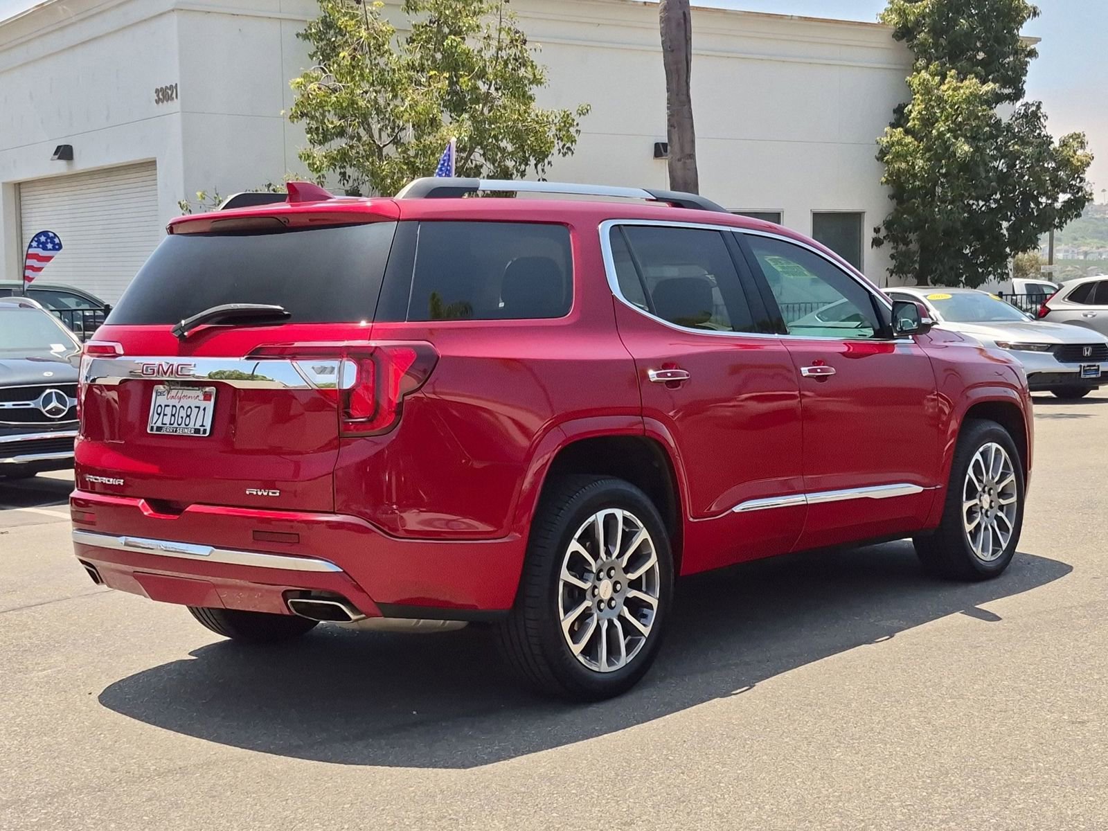 Used 2021 GMC Acadia Denali w/ Denali Technology Package AWD/4WD image 5