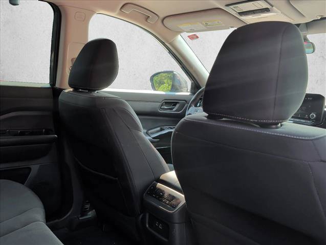 Used 2024 Nissan Pathfinder SV FWD image 24