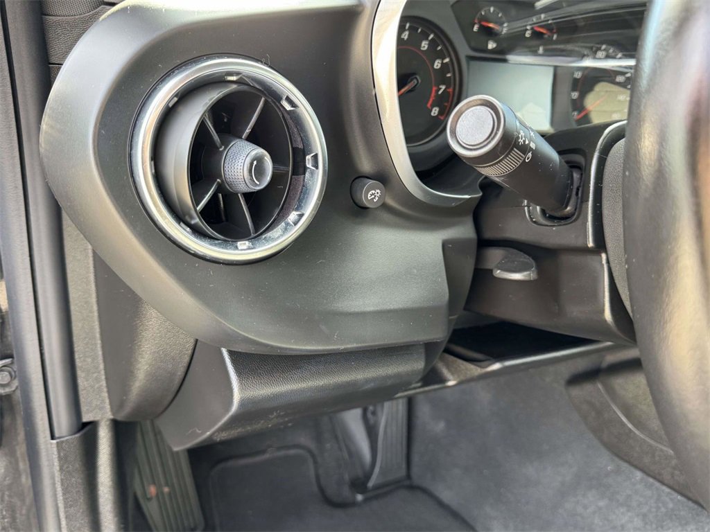 Used 2022 Chevrolet Camaro LT w/ RS Package image 10