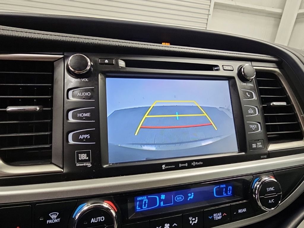 Used 2016 Toyota Highlander Limited FWD image 19