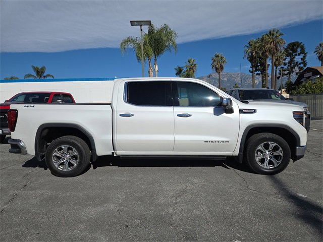 Used 2022 GMC Sierra 1500 SLT w/ SLT Convenience Package image 2