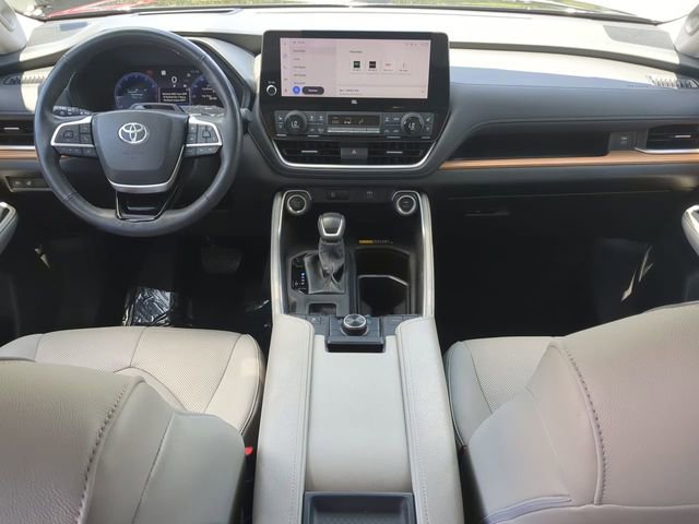 Certified 2024 Toyota Grand Highlander Platinum AWD/4WD image 15