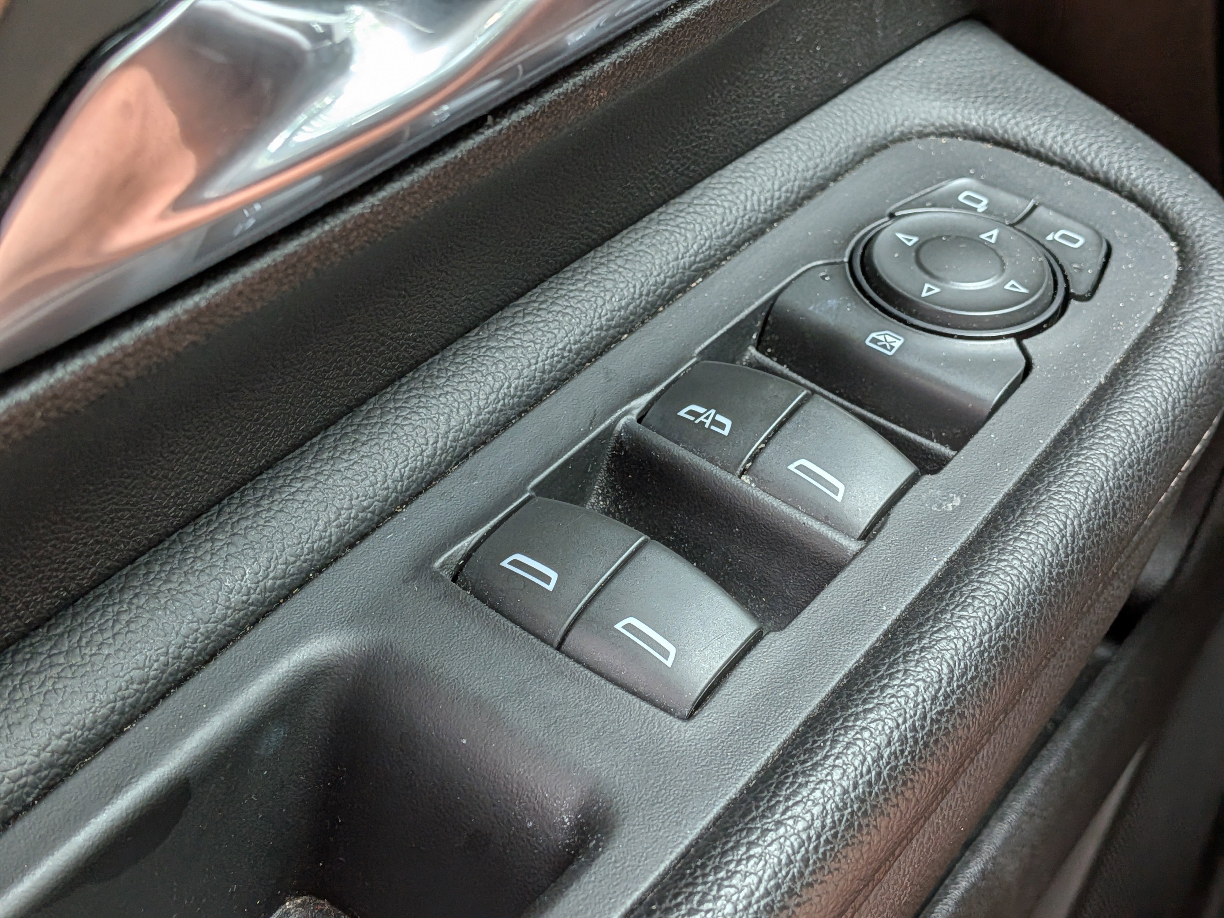 Used 2024 GMC Terrain SLE FWD image 22