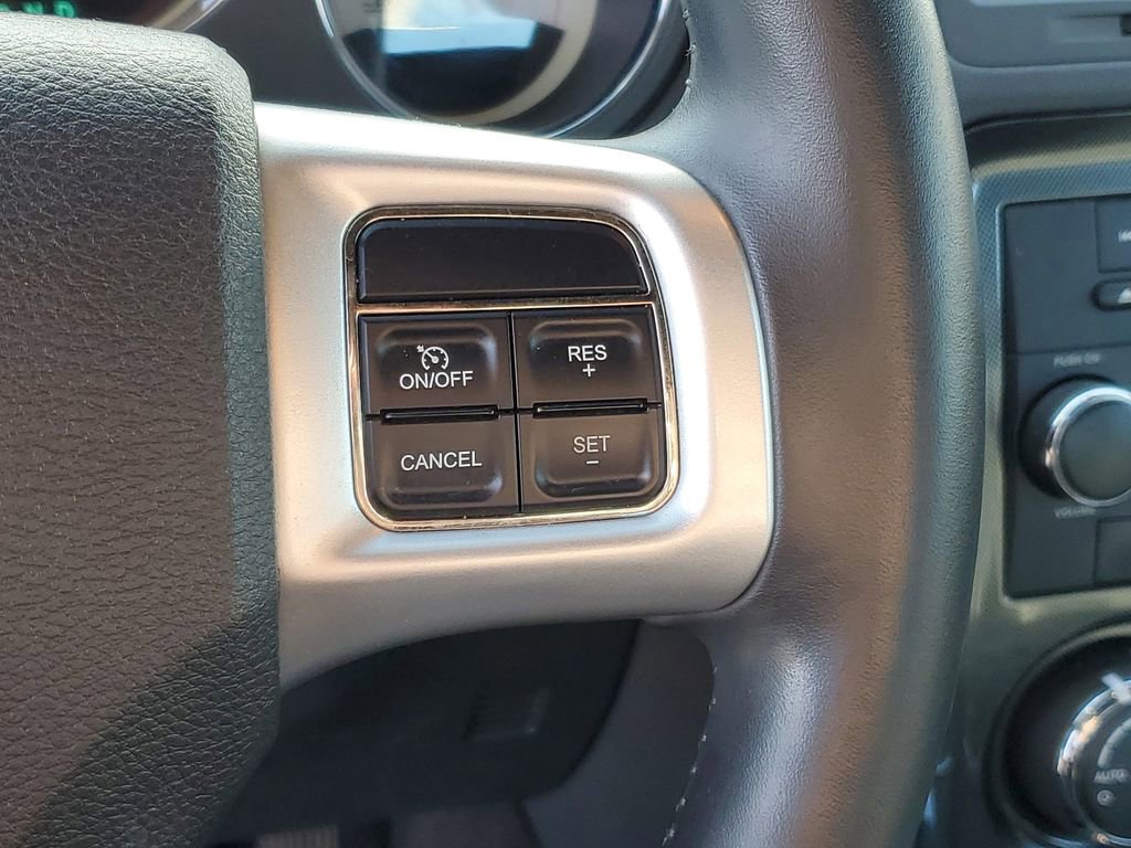 Used 2011 Dodge Challenger image 15