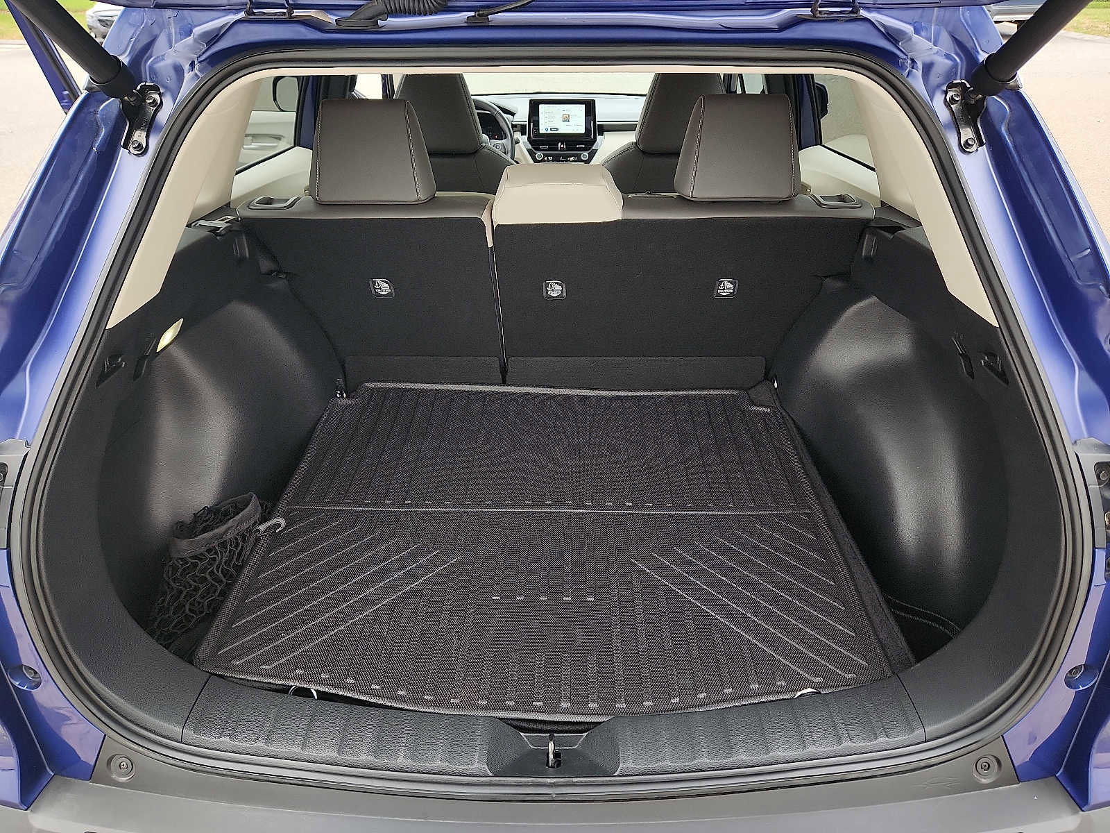 Used 2024 Toyota Corolla Cross XLE image 28