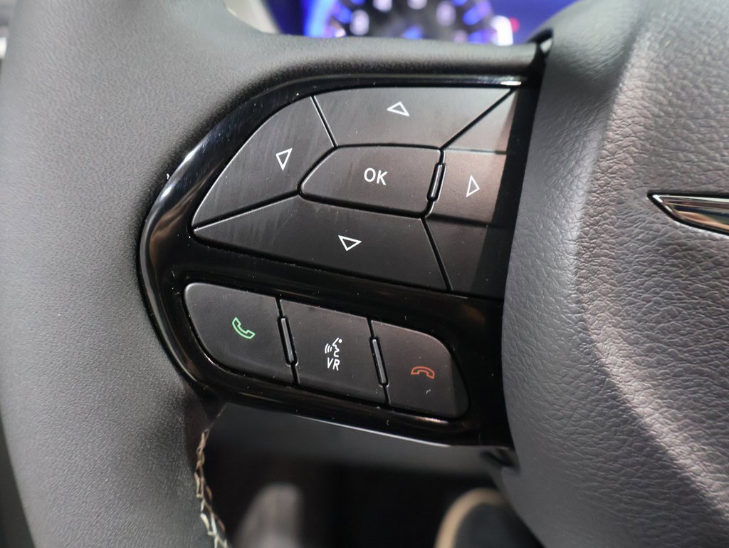 Used 2024 Chrysler Pacifica Limited w/ Uconnect Theater Family Group image 36