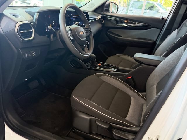 Used 2024 Chevrolet TrailBlazer LS w/ LS Convenience Package AWD/4WD image 10
