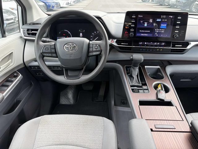 Used 2024 Toyota Sienna LE w/ LE Plus Package AWD/4WD image 19