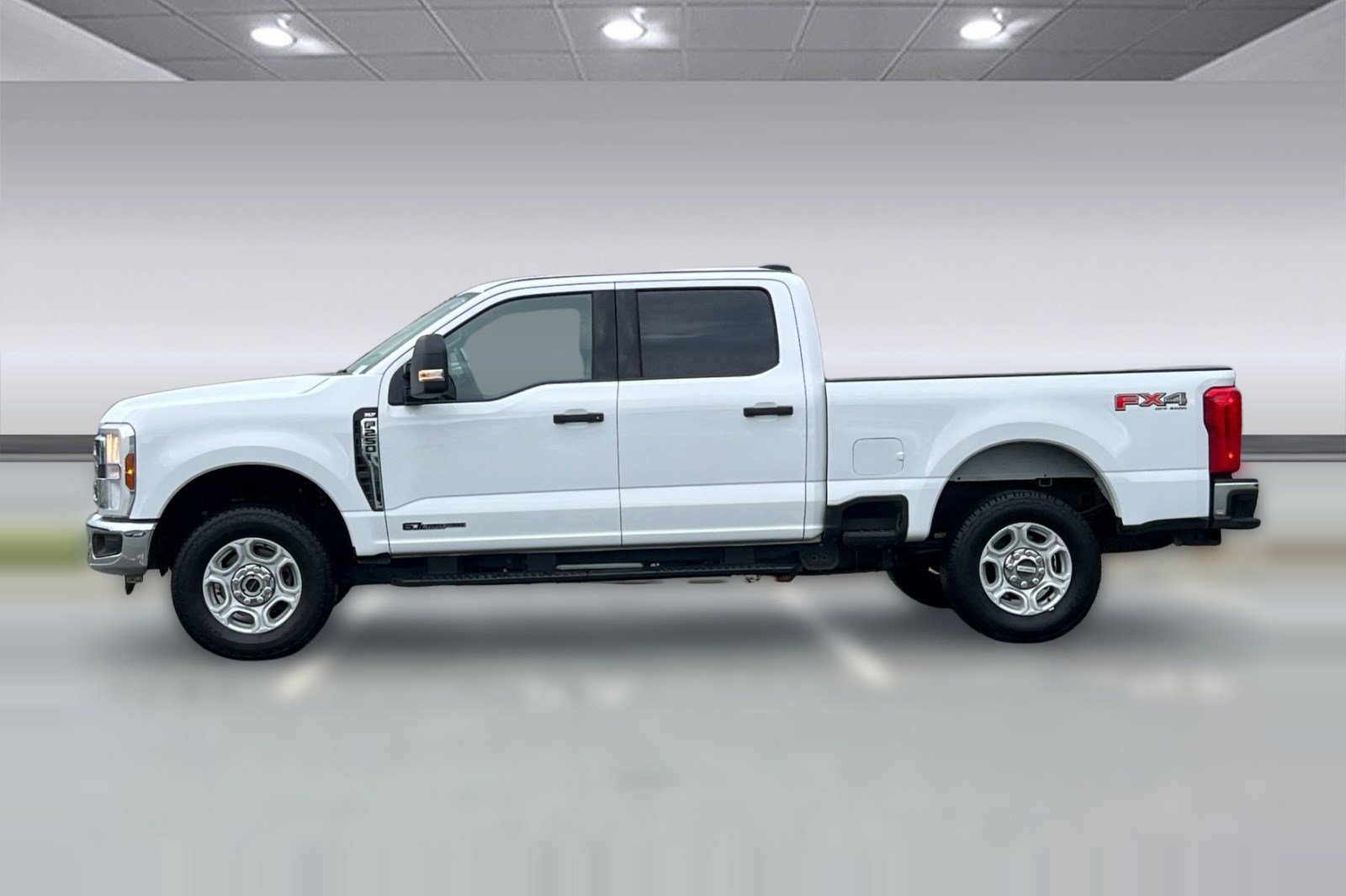 Used 2025 Ford F250 XLT w/ FX4 Off-Road Package image 2