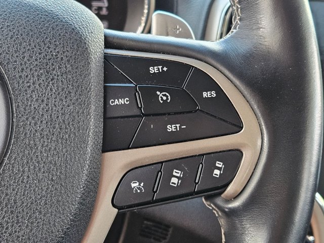 Used 2017 Jeep Grand Cherokee Overland w/ Jeep Active Safety Group AWD/4WD image 14