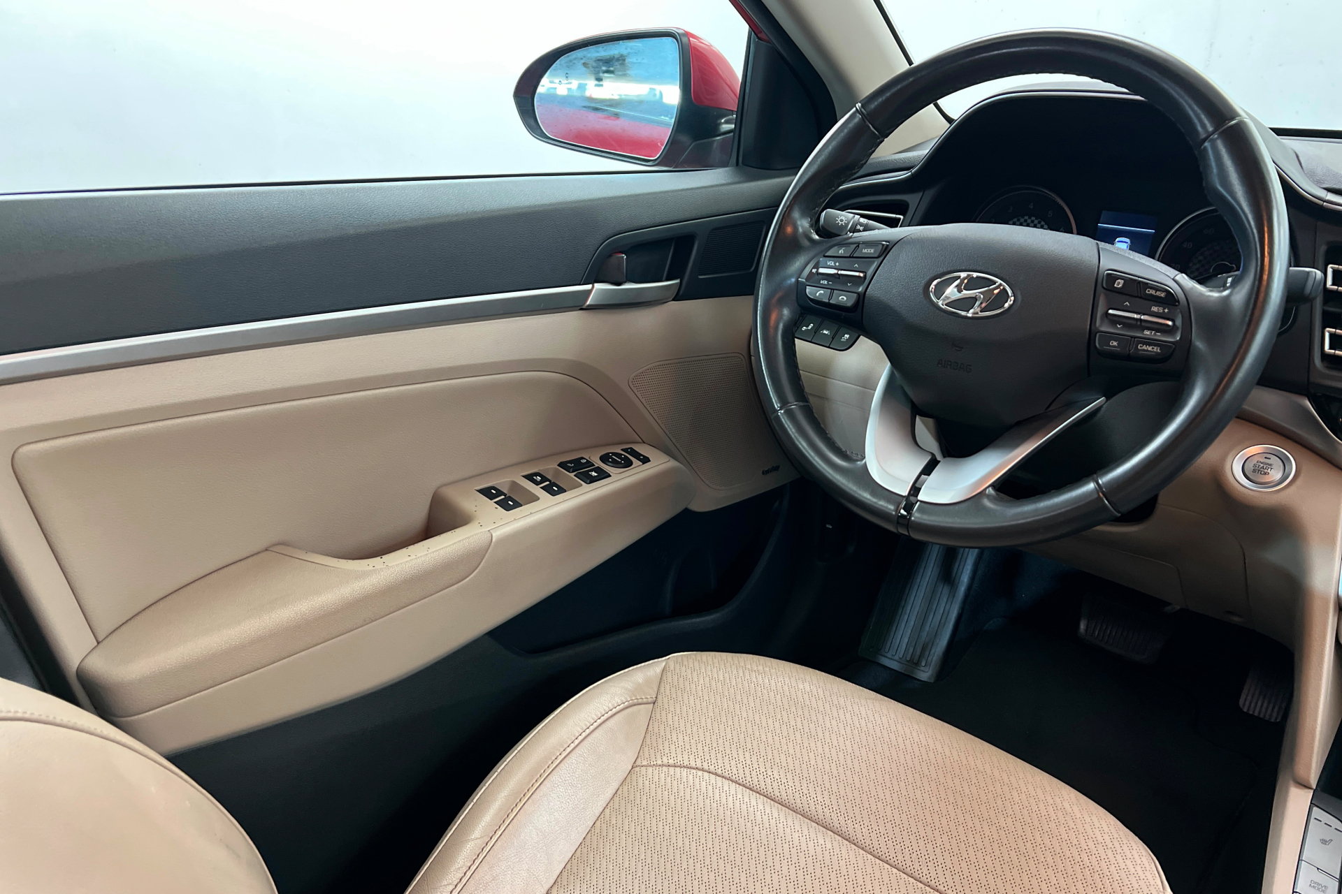 Used 2020 Hyundai Elantra Limited FWD image 11
