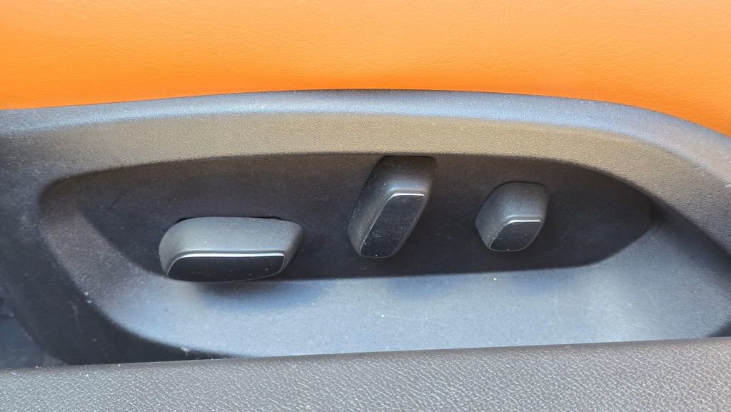 Used 2015 Chevrolet Corvette Stingray Convertible w/ 2LT Preferred Equipment Group image 24