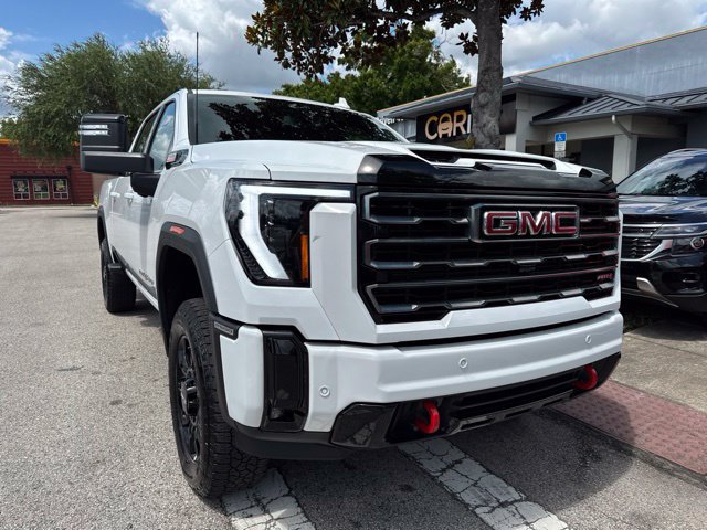Used 2025 GMC Sierra 2500 AT4 AWD/4WD image 2
