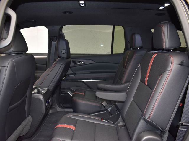 Used 2026 Chevrolet Traverse RS FWD image 10