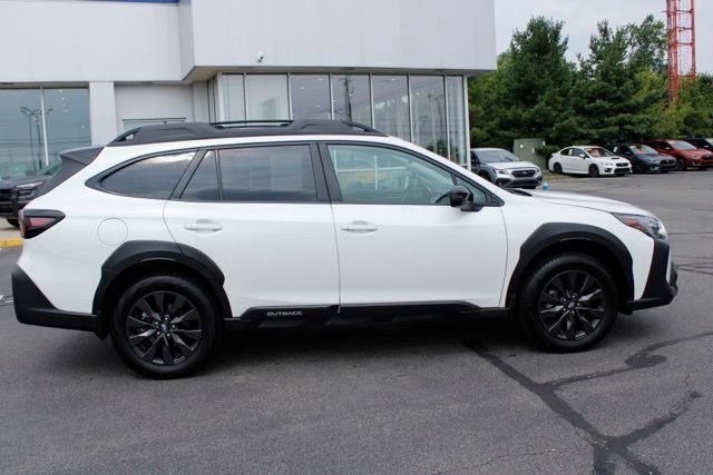 Used 2025 Subaru Outback Onyx Edition AWD/4WD image 2