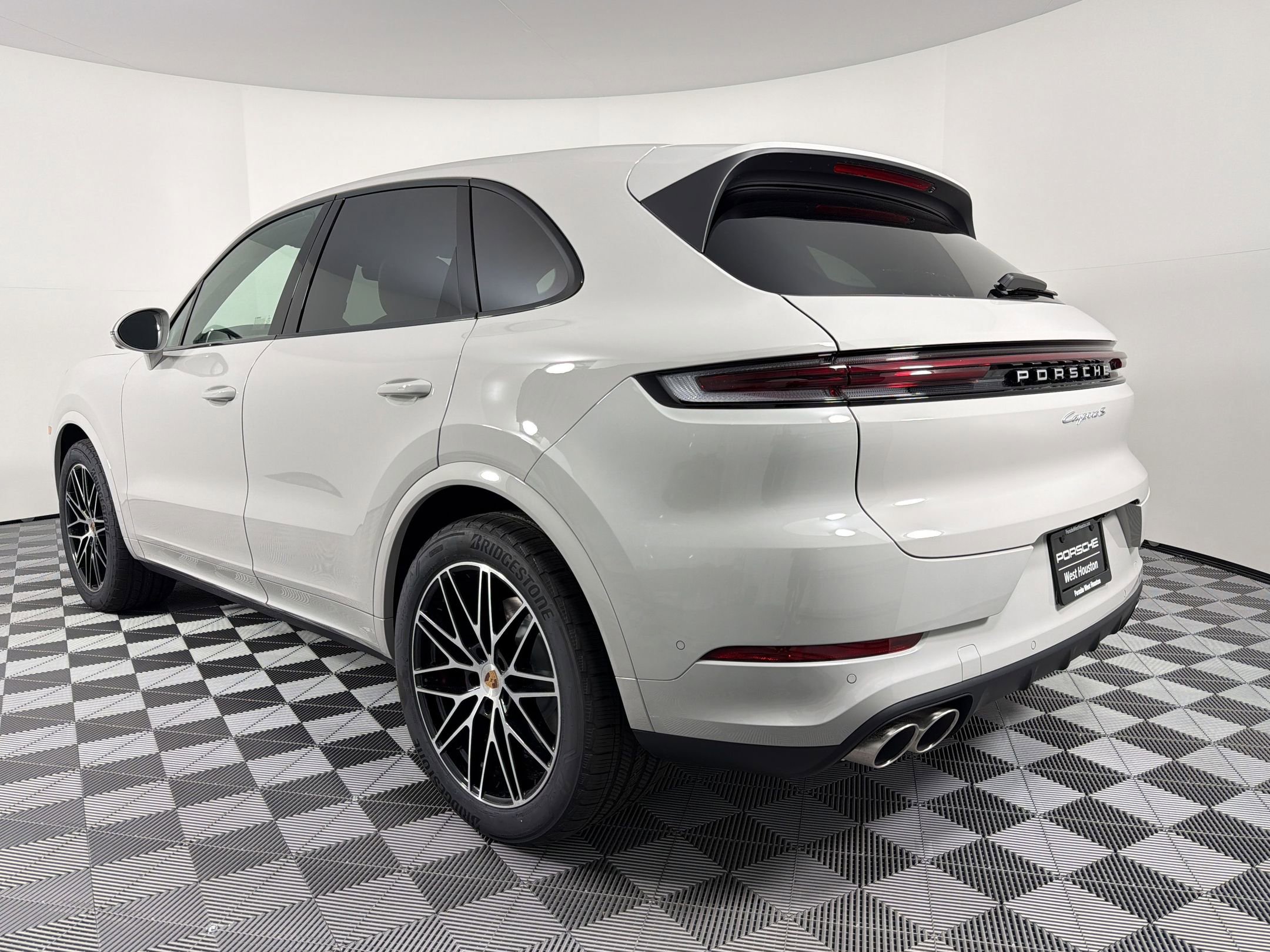 New 2026 Porsche Cayenne S AWD/4WD image 3