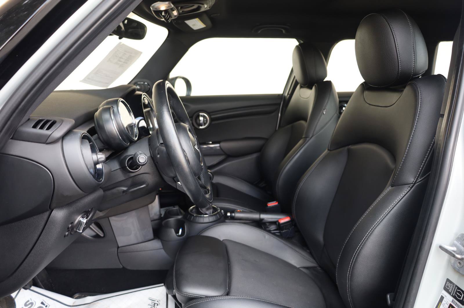 Used 2015 MINI Cooper 4-Door Hardtop FWD image 17