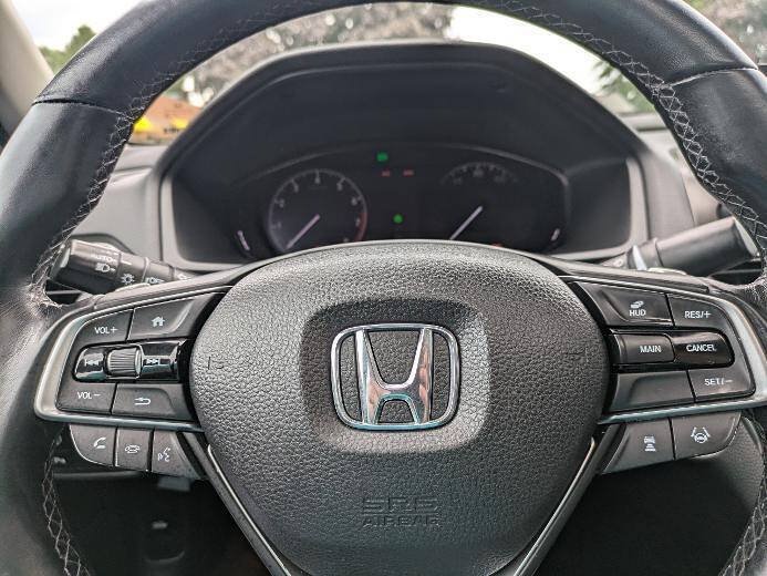 Used 2018 Honda Accord Touring image 16