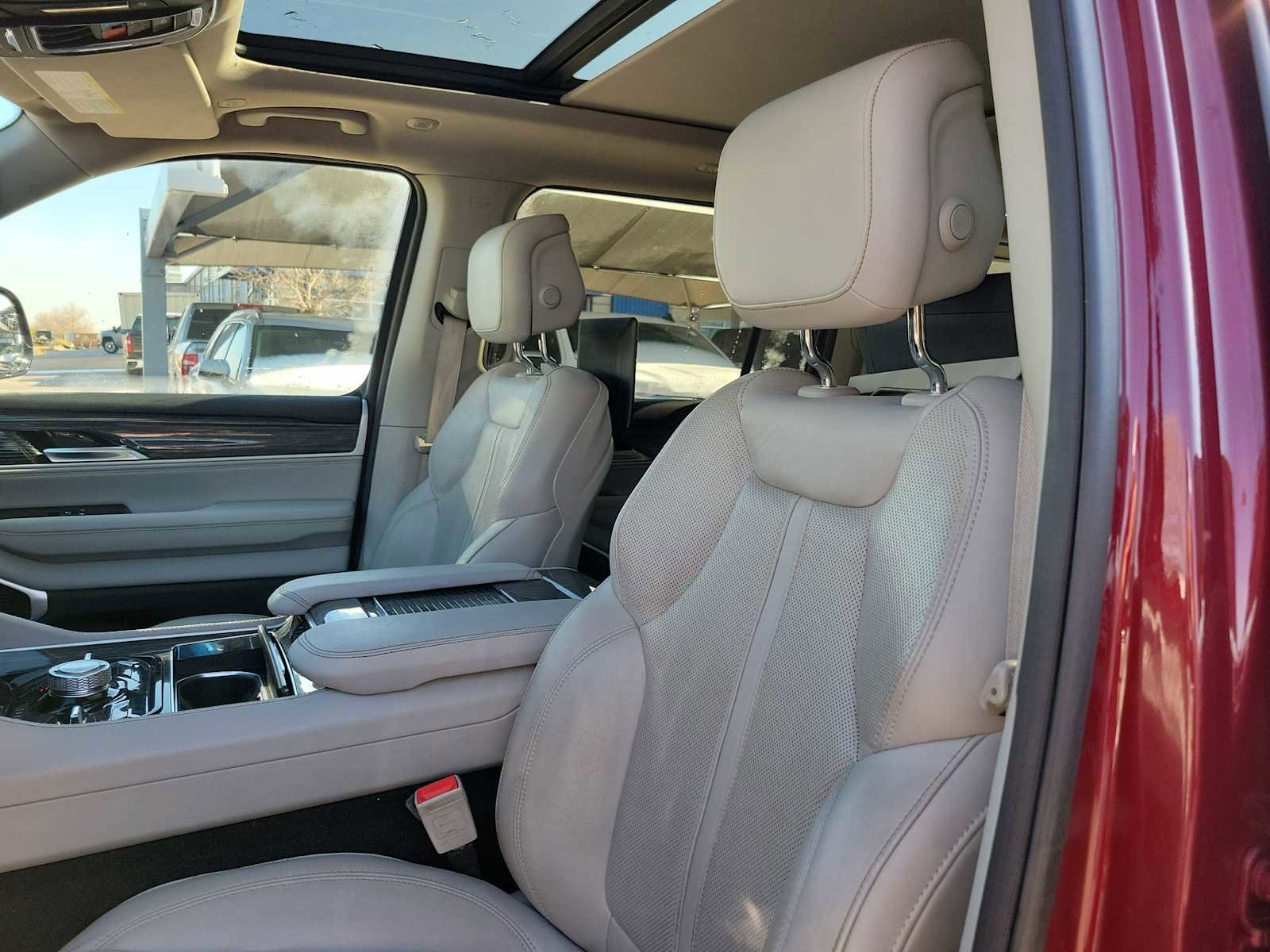 Used 2022 Jeep Wagoneer Series III w/ Premium Group I image 11