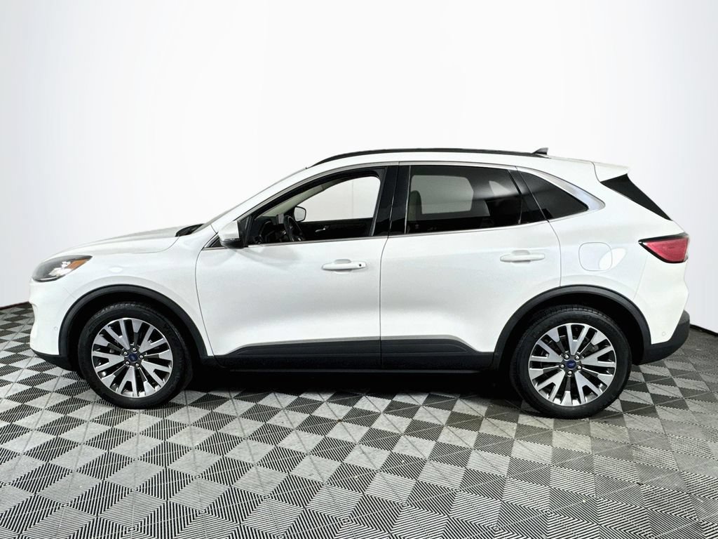 Used 2020 Ford Escape Titanium AWD/4WD image 4