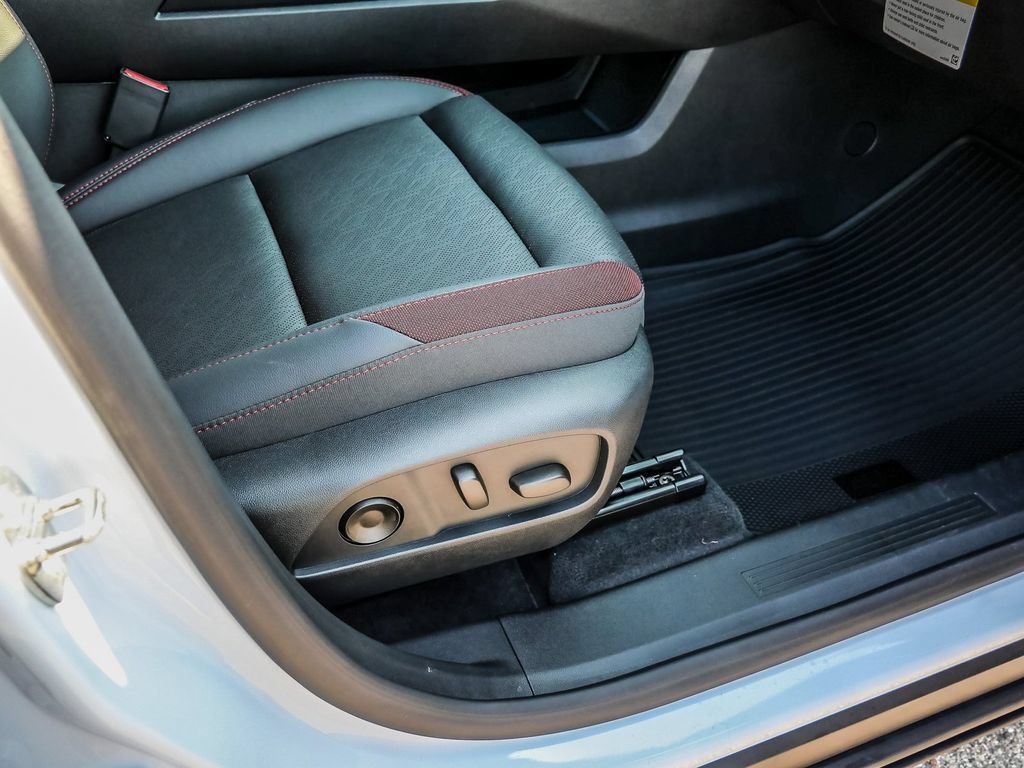 New 2027 Chevrolet Equinox RS w/ Safety and Technology Package FWD image 16