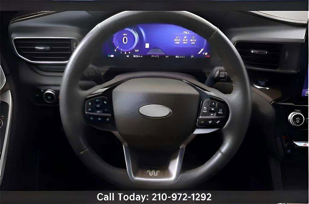 Used 2023 Ford Explorer King Ranch w/ Technology Package RWD image 20