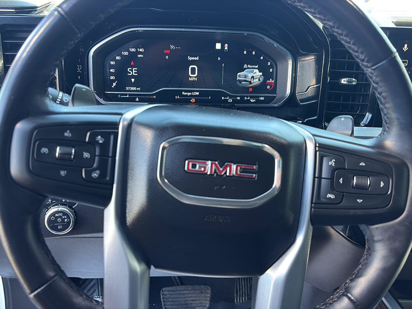 Used 2023 GMC Sierra 1500 SLT w/ SLT Convenience Package RWD image 15