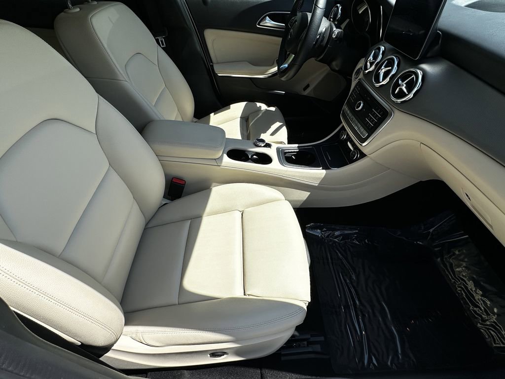 Certified 2020 Mercedes-Benz GLA 250 4MATIC image 15