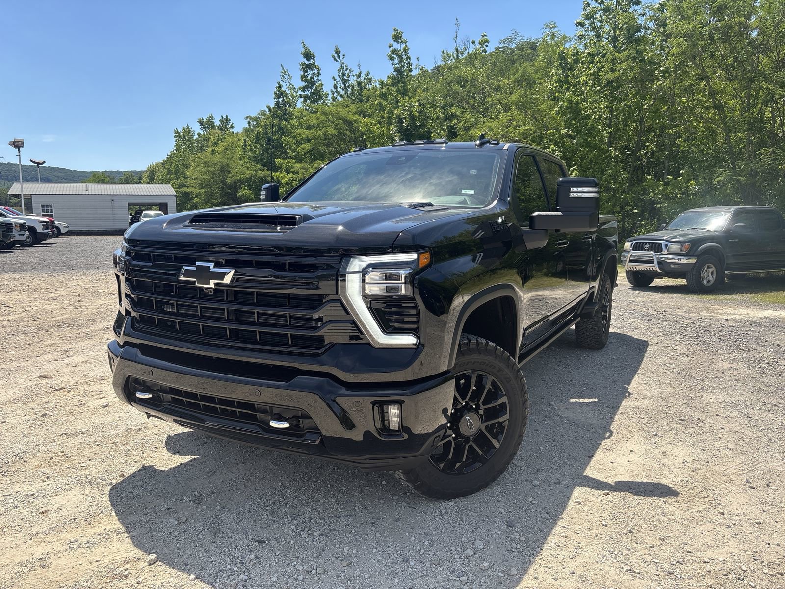 New 2026 Chevrolet Silverado 2500 High Country w/ Midnight Edition AWD/4WD image 1