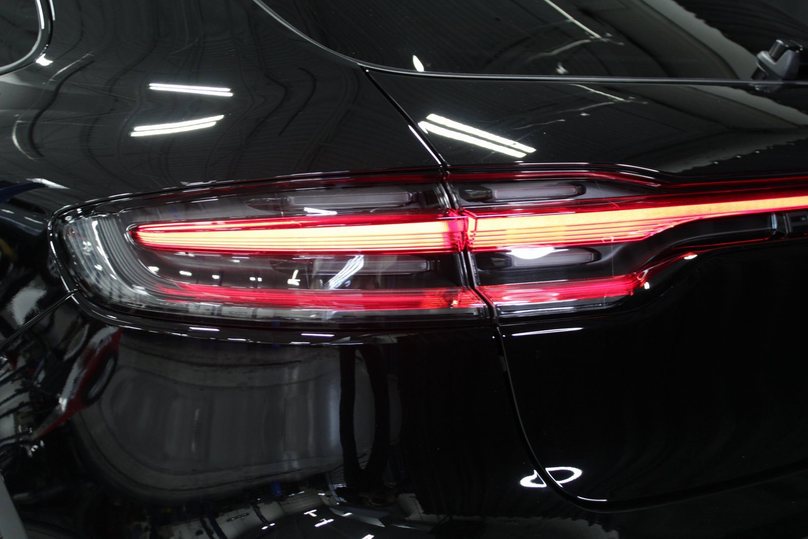 New 2026 Porsche Macan image 16