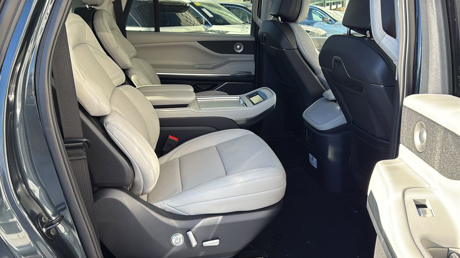 New 2026 Lincoln Navigator L Reserve image 10