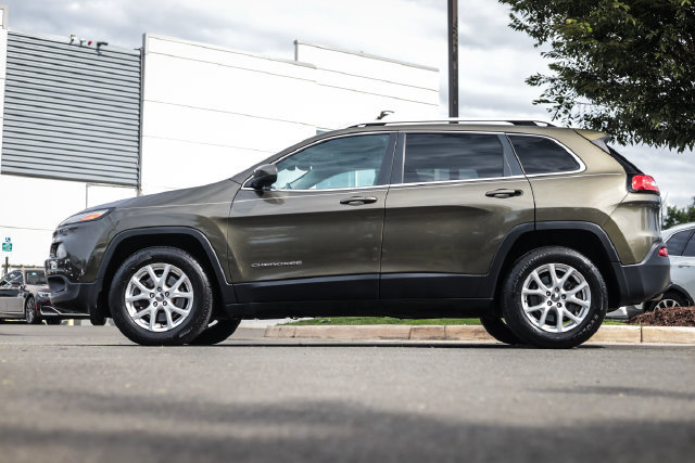 Used 2015 Jeep Cherokee Latitude w/ Comfort/Convenience Group AWD/4WD image 15