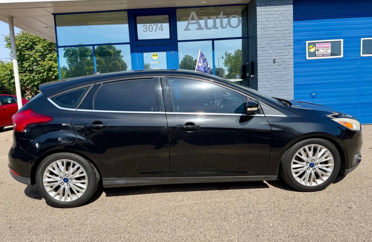 Used 2015 Ford Focus Titanium FWD image 2