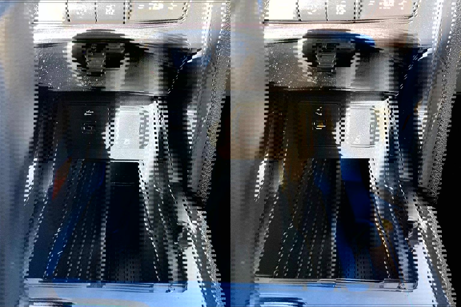 Used 2018 Ford Explorer Base image 22