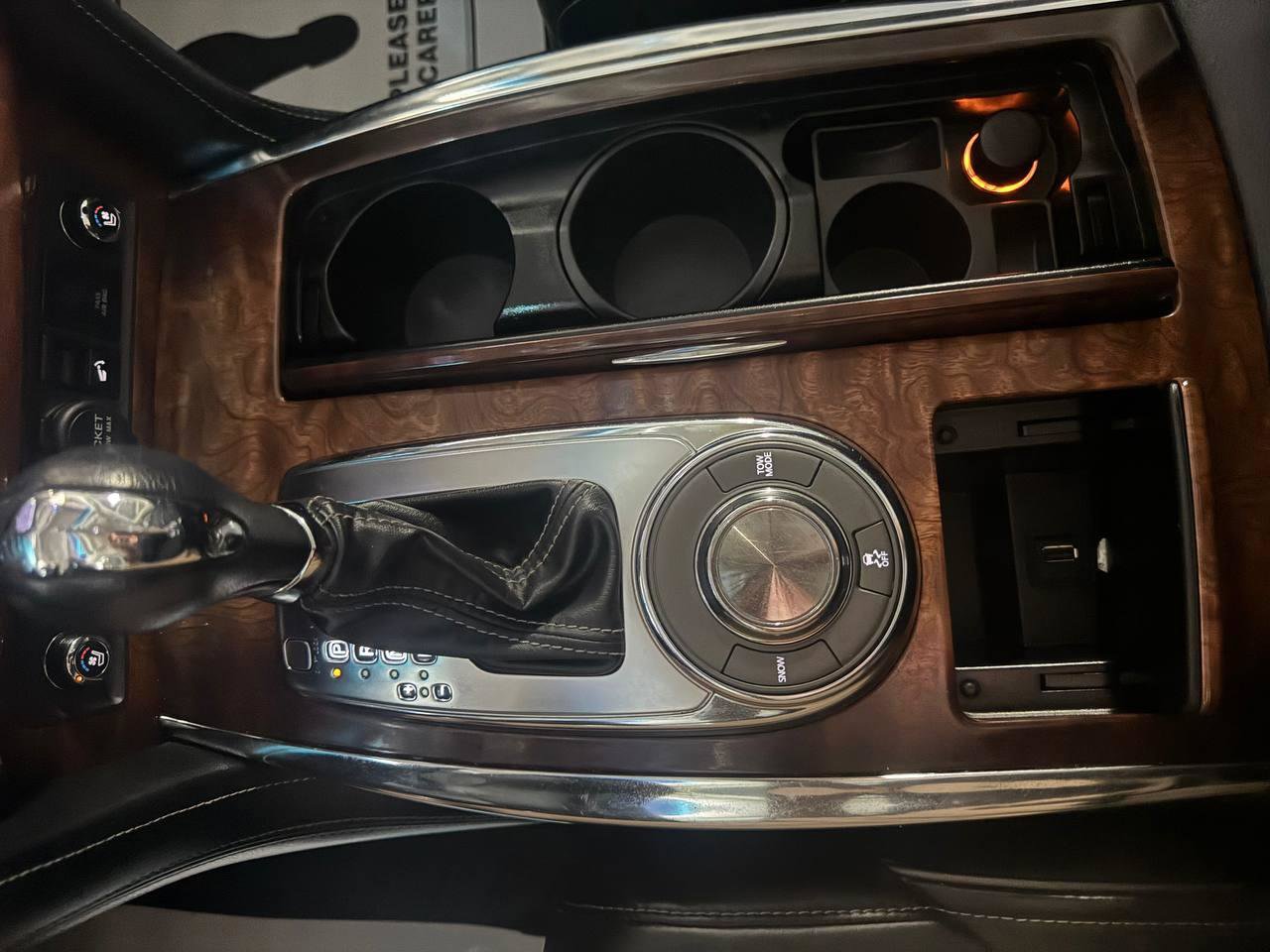 Used 2017 INFINITI QX80 2WD w/ Deluxe Technology Package image 15