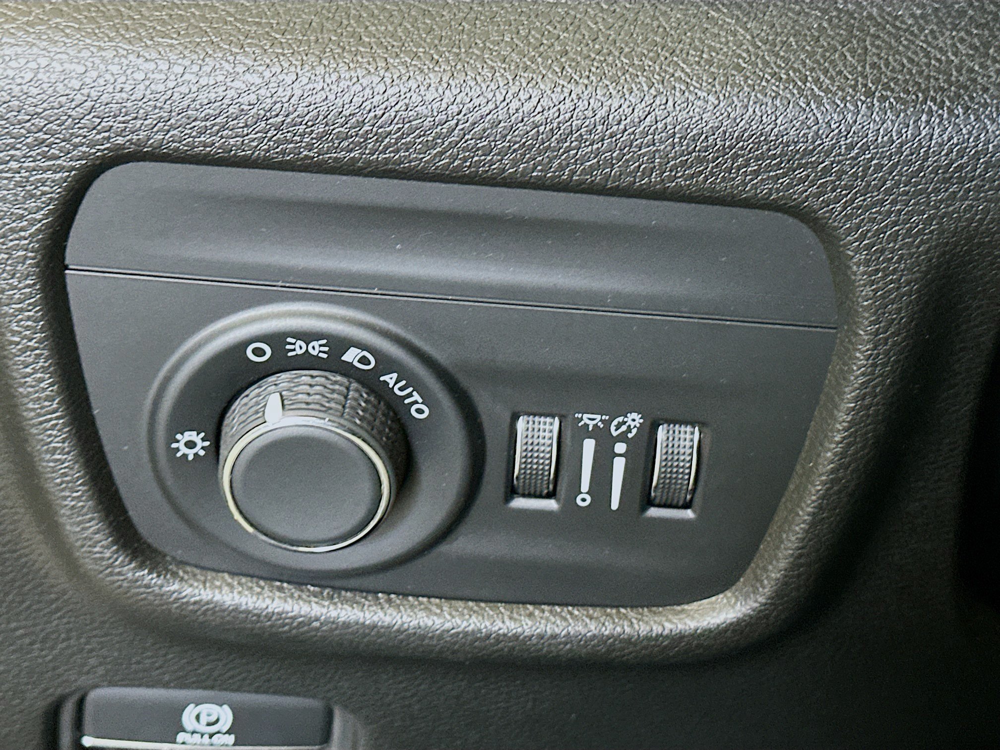 Used 2023 Jeep Grand Cherokee L Laredo AWD/4WD image 17