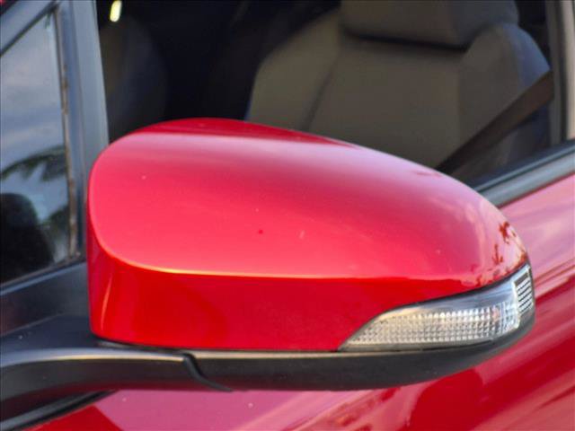 Used 2020 Toyota C-HR XLE FWD image 8