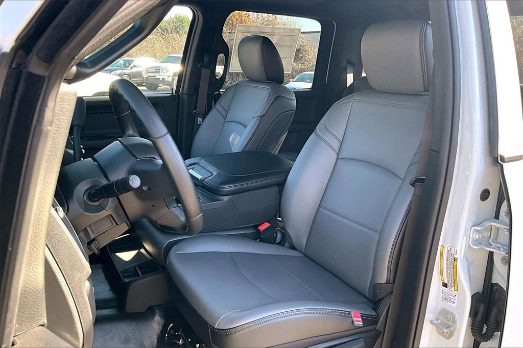 Used 2024 RAM 5500 Tradesman w/ Chrome Appearance Group image 18