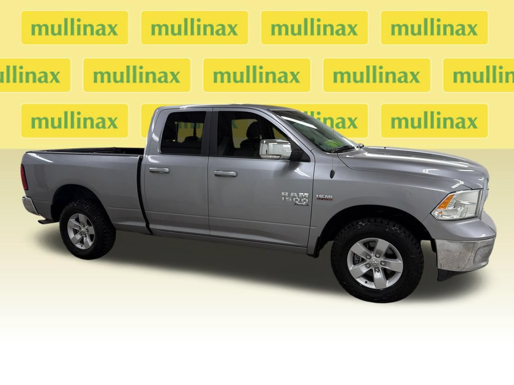 Used 2019 RAM 1500 Classic SLT w/ Luxury Group AWD/4WD image 2